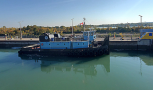 Tug-J-Anrlod-Witte