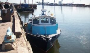 crew-boat-michael-warren